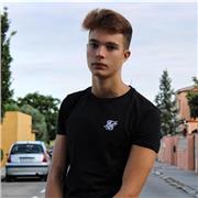 Estudiante imparte clases de matemáticas a alumnos de ESO y bachillerato